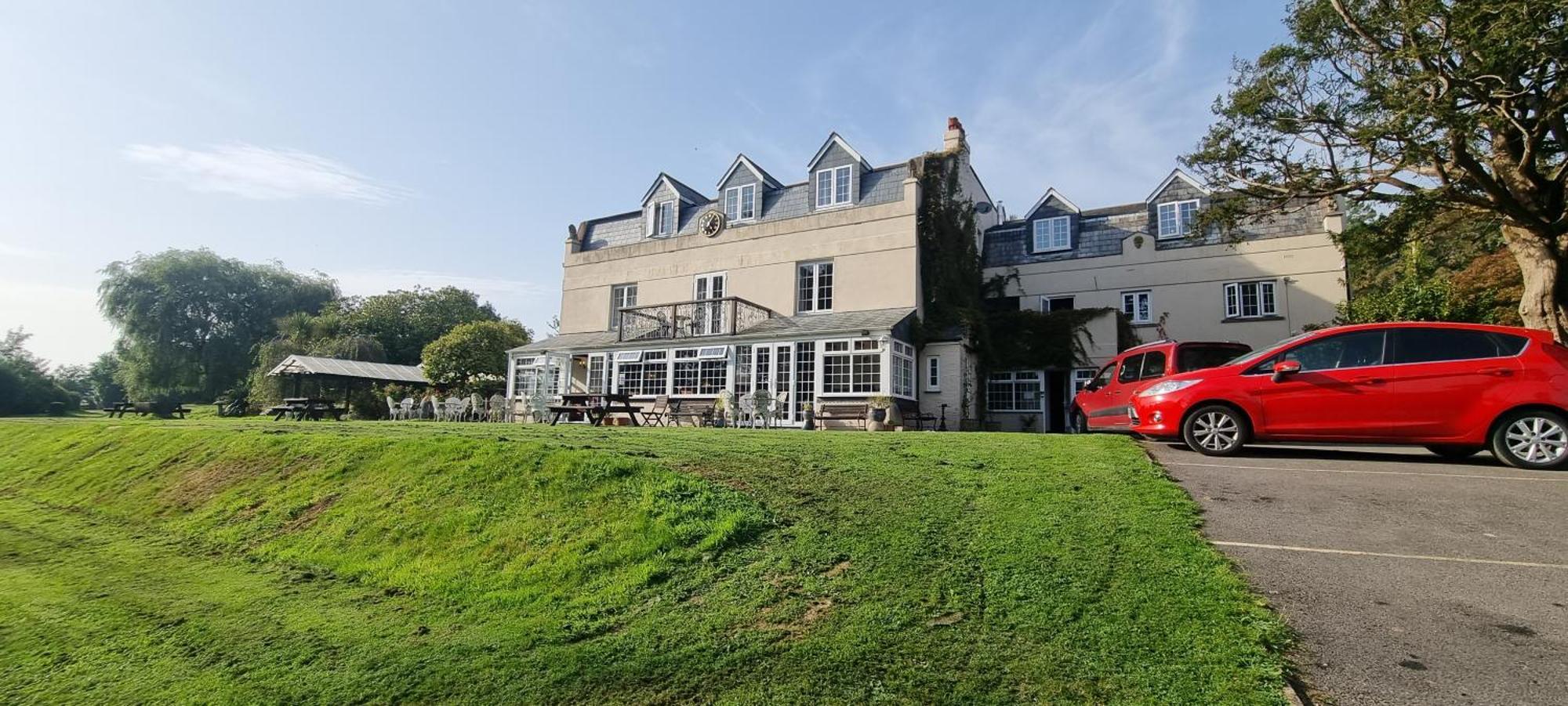 No 4 Trelawney Apartment - Onsite Bar - Restaurant - Horse Riding Menheniot Экстерьер фото